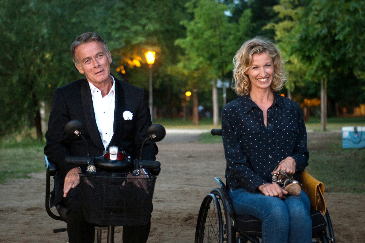 Film Avec Franck Dubosc Et Alexandra Lamy Liebe bringt alles ins Rollen | Kino | Constantin Film Österreich